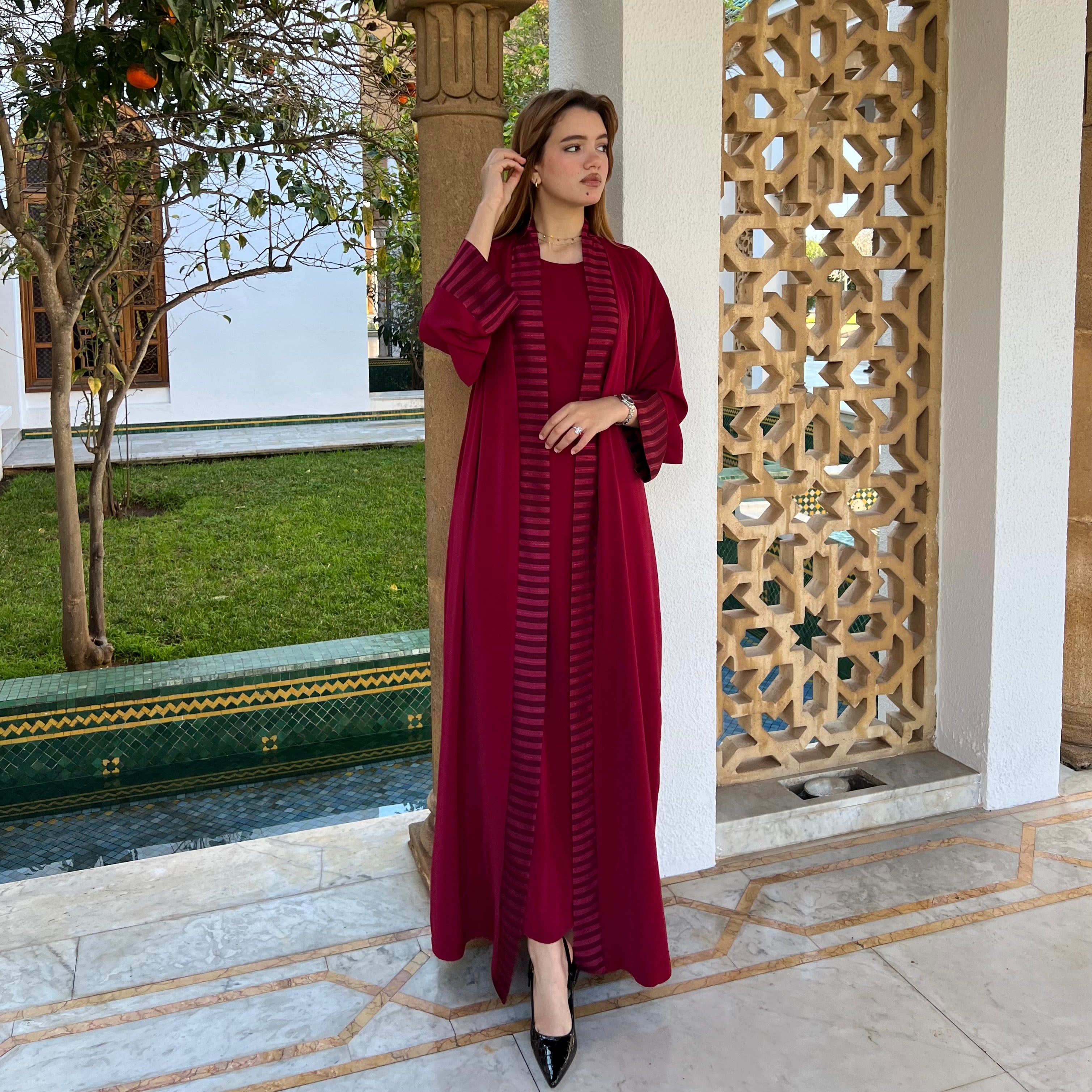 Abaya Amira