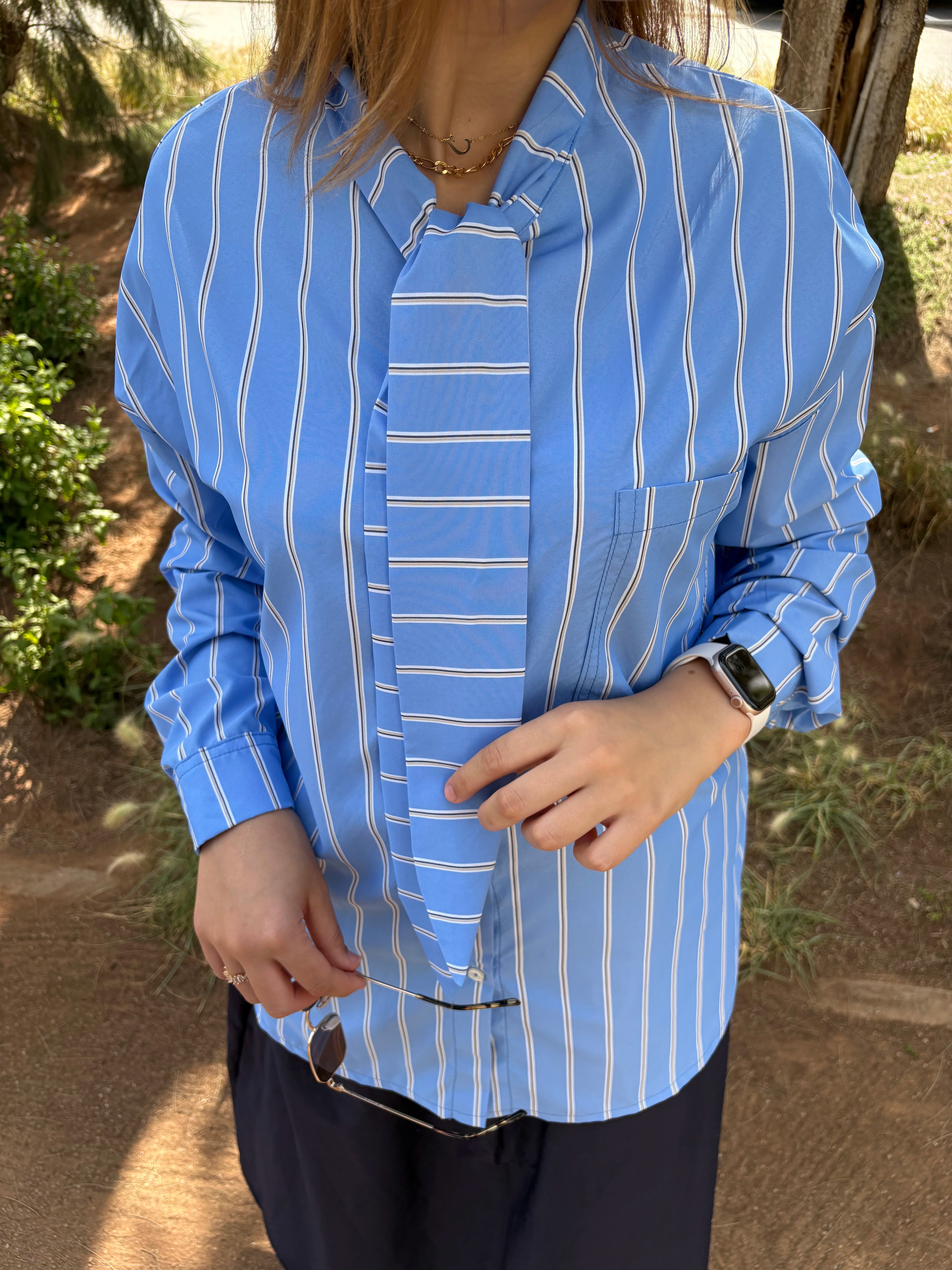 Chemise à cravate